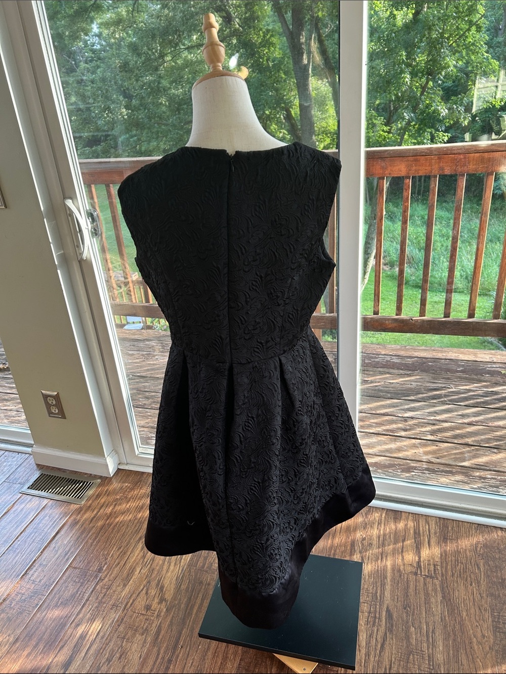 Liz Claiborne Black Textured Fit-and-Flare Dress - Women size 14 - Picture 5 of 9